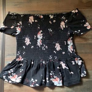 Women’s Top. Teens/Girls